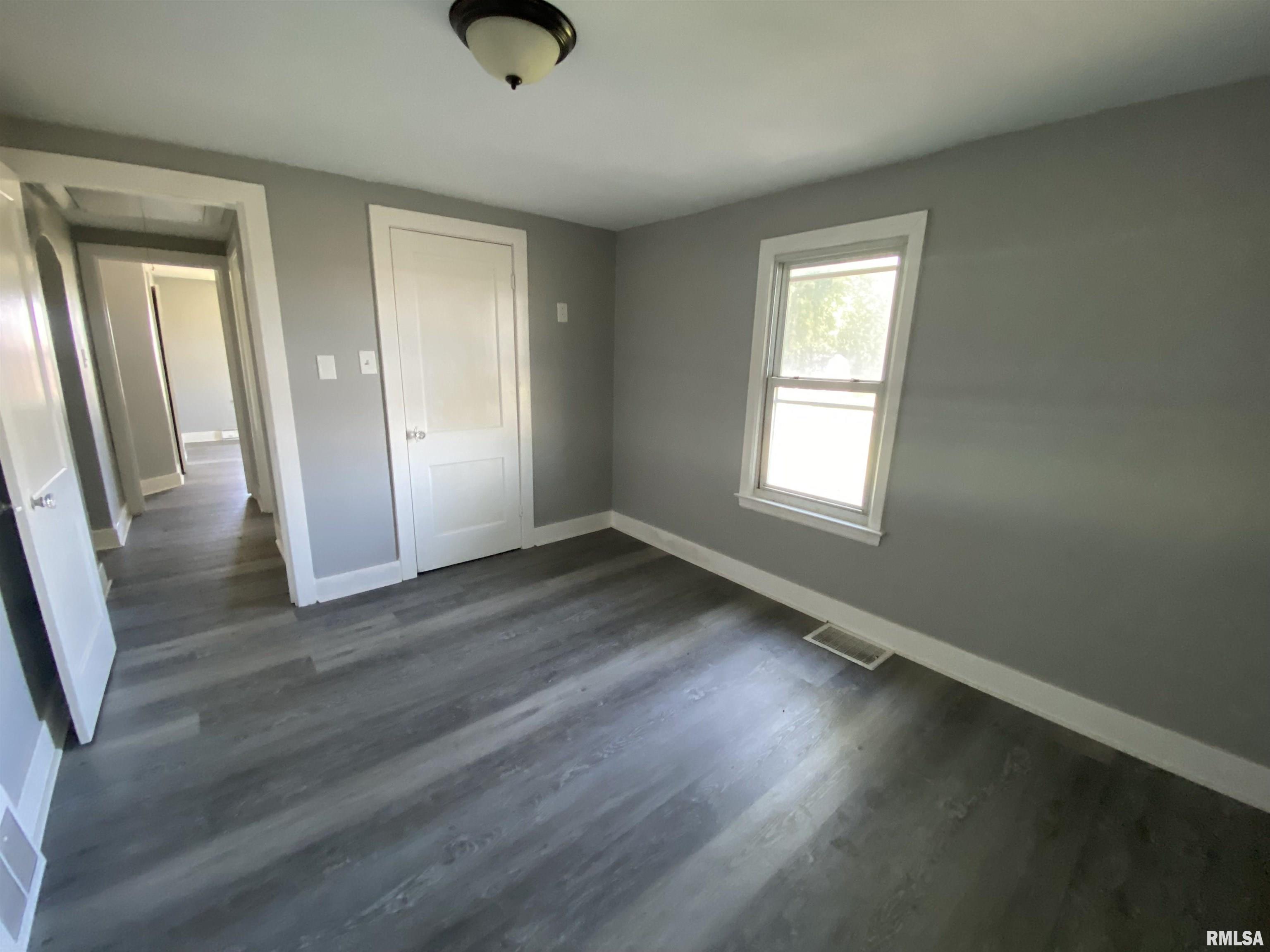 26334 Highway 9 Canton, IL 61520 - Photo 9 of 22