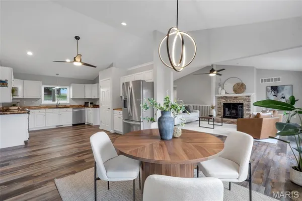 $450,000 | 440 Lakeshore Drive, St. Clair, MO 63077
