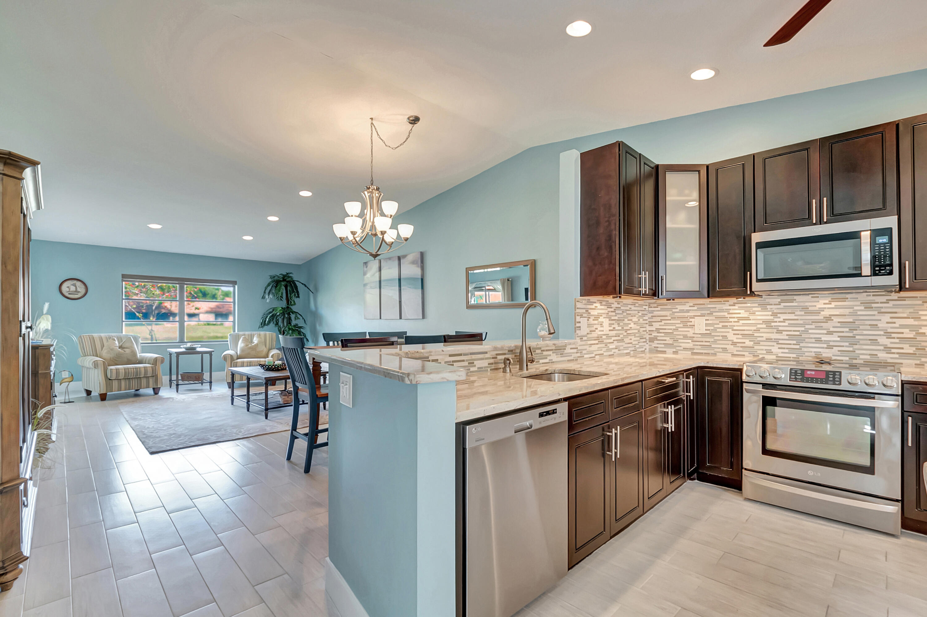 8229 Springview Terrace Boca Raton, FL 33496 - Photo 10 of 43 DSC_8571