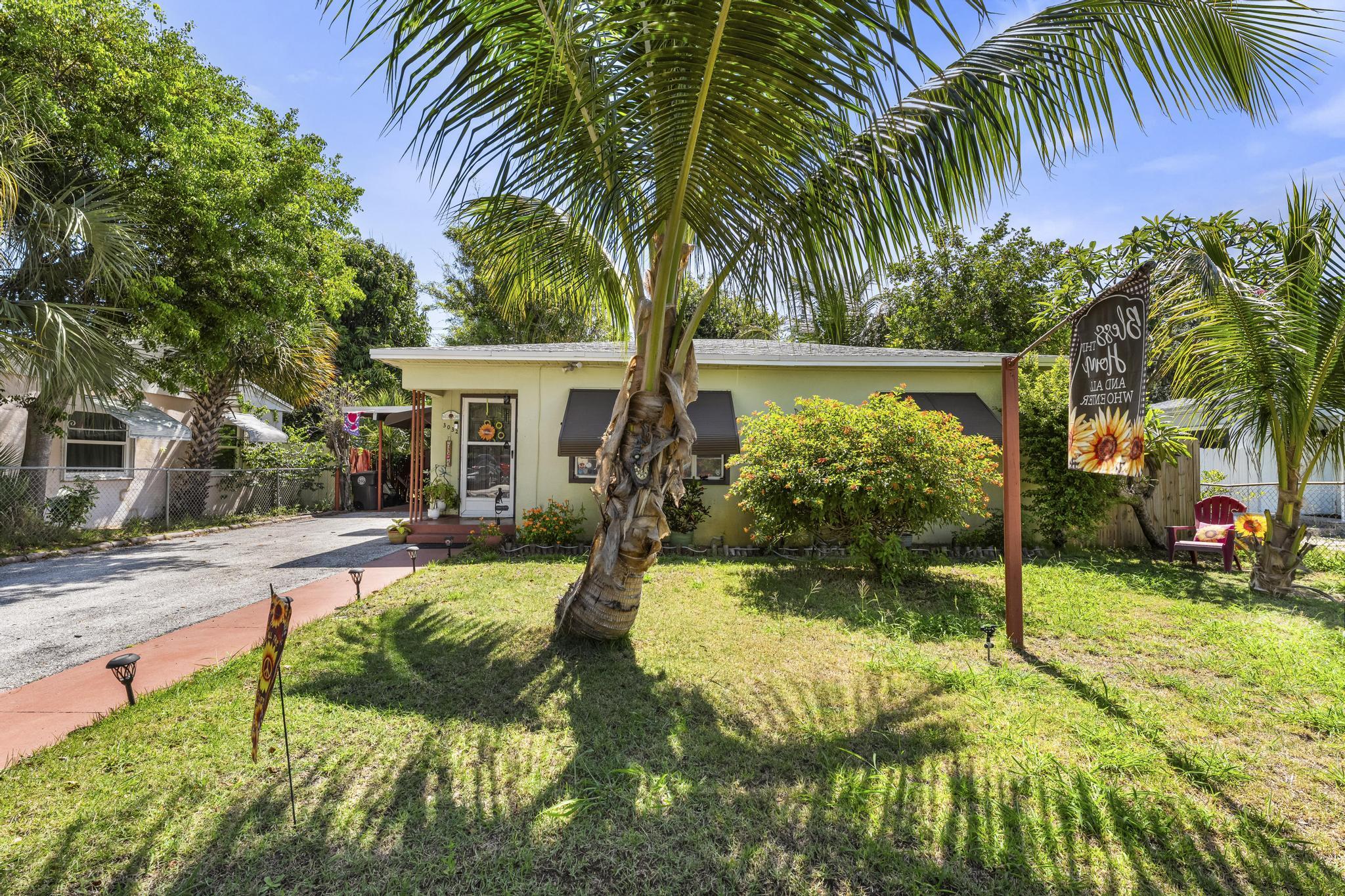 3032 Stanford Road West Palm Beach, FL 33405 - Photo 1 of 33 Front