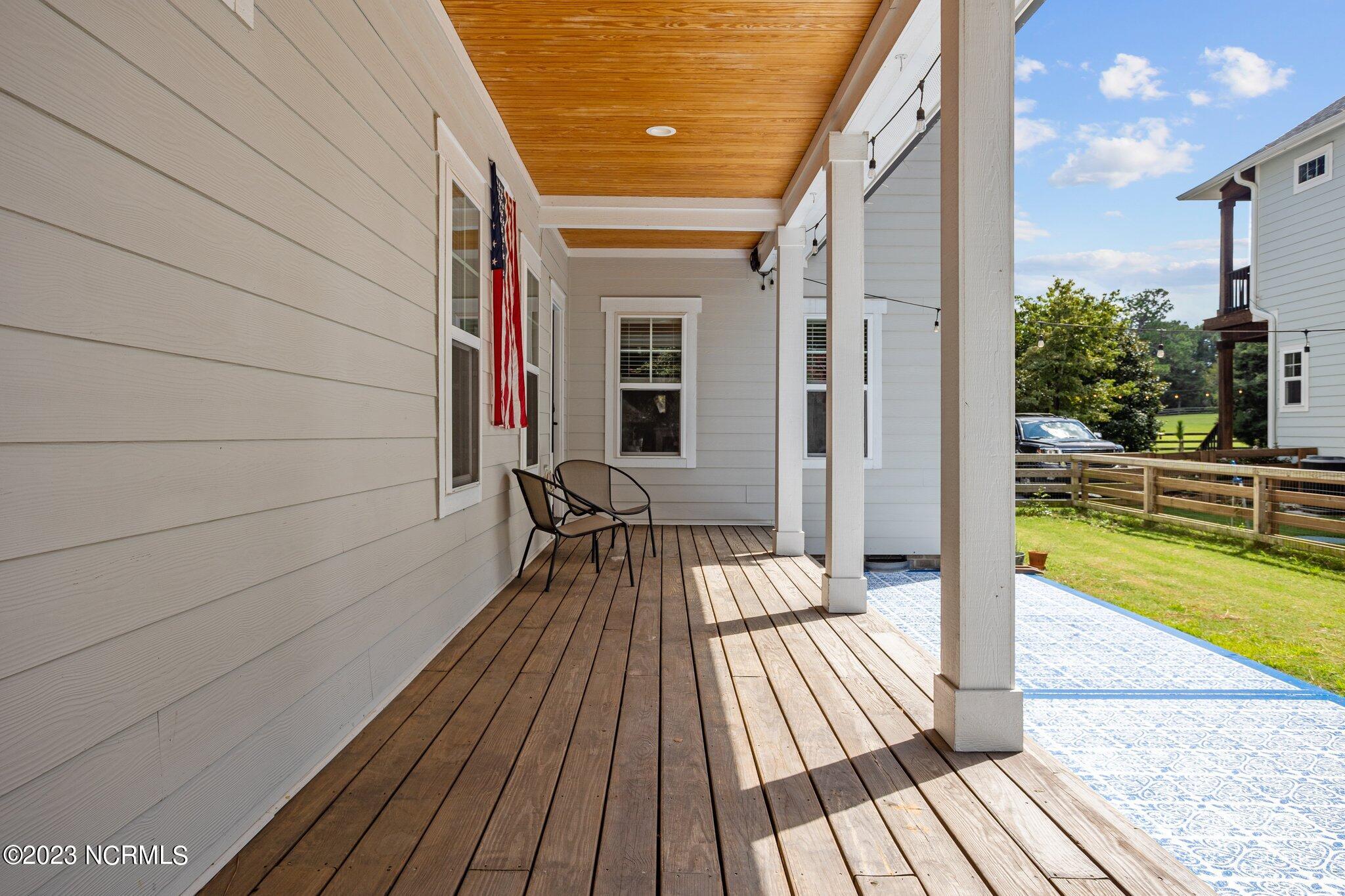 420 Sheldon Road Southern Pines, NC 28387 - Photo 23 of 33 Back deck and patio