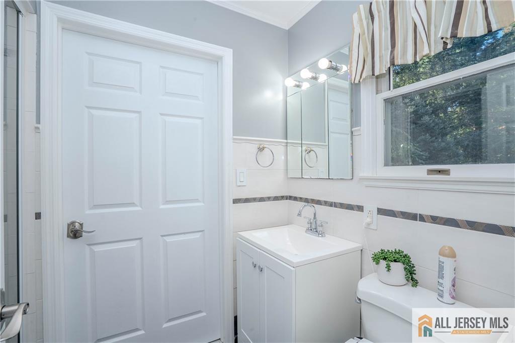 11 Hampton Road Monroe Township, NJ 08831 - Photo 12 of 62