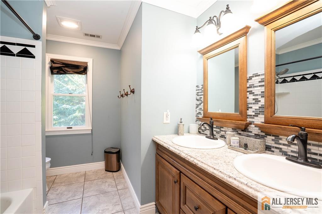 11 Hampton Road Monroe Township, NJ 08831 - Photo 23 of 62