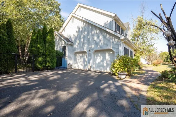 $1,044,000 | 11 Hampton Road, Monroe Township, NJ 08831