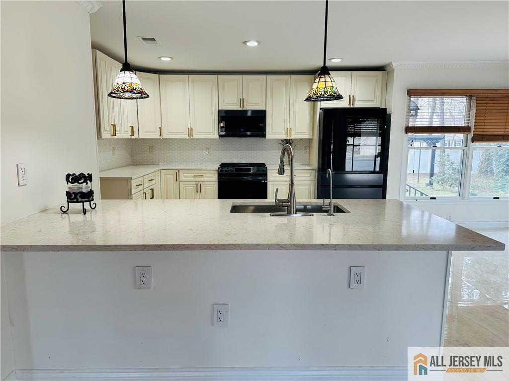 11 Hampton Road Monroe Township, NJ 08831 - Photo 40 of 62