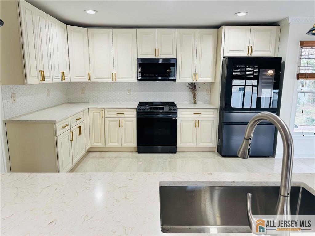 11 Hampton Road Monroe Township, NJ 08831 - Photo 41 of 62