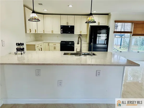 $1,044,000 | 11 Hampton Road, Monroe Township, NJ 08831