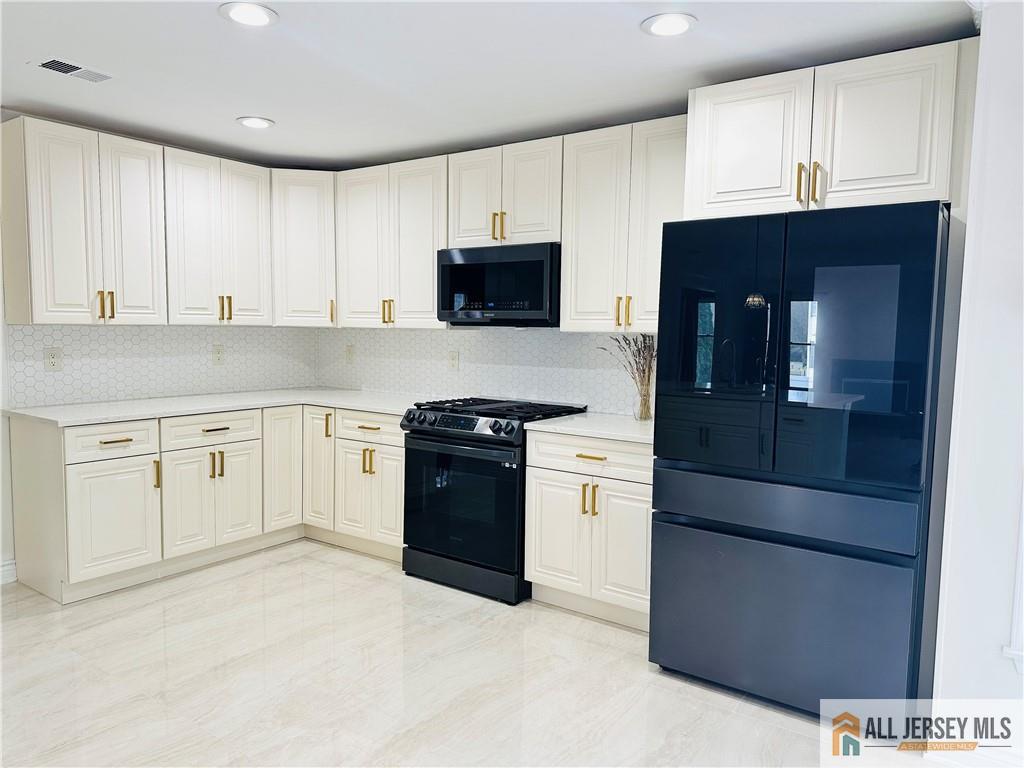 11 Hampton Road Monroe Township, NJ 08831 - Photo 44 of 62