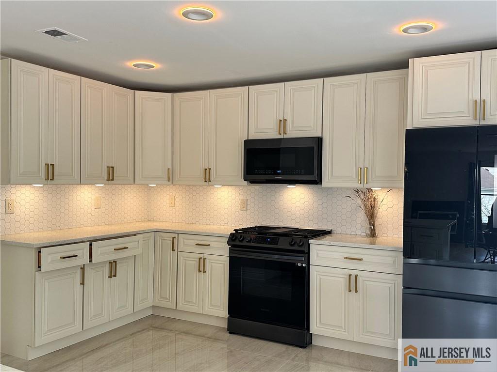 11 Hampton Road Monroe Township, NJ 08831 - Photo 46 of 62