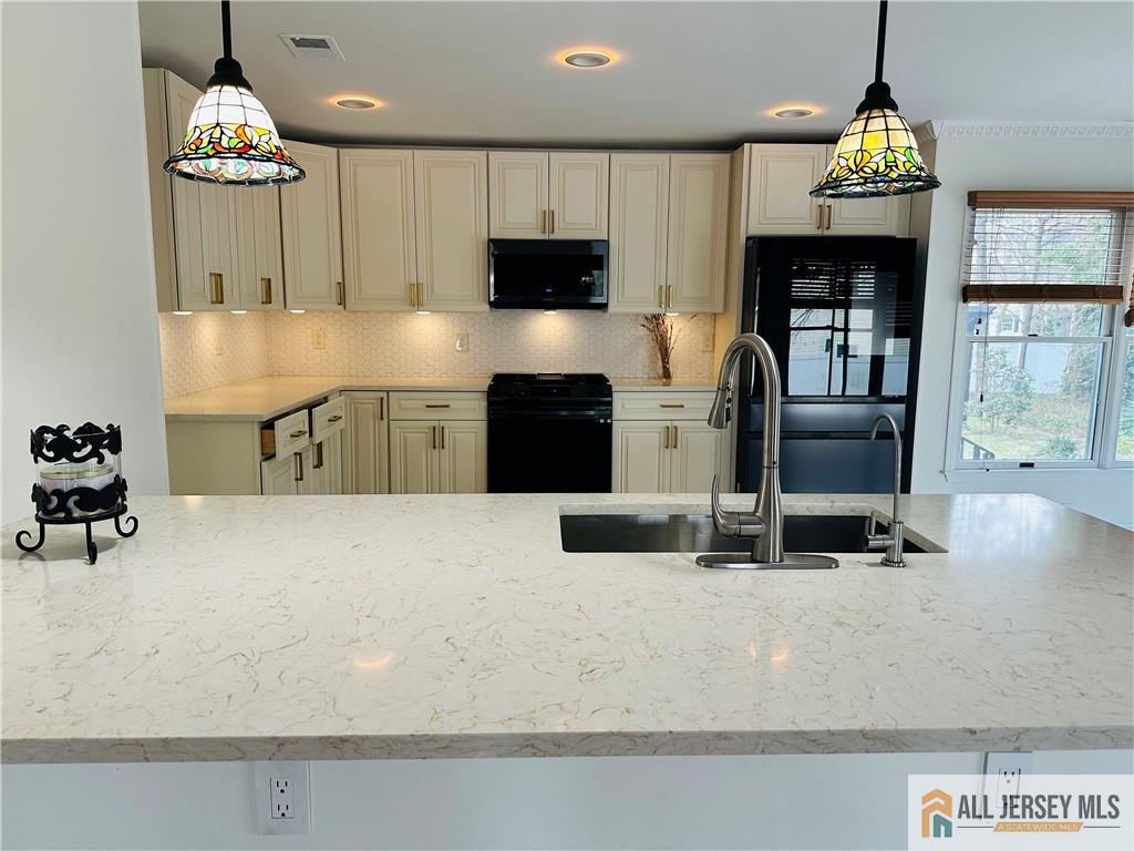 11 Hampton Road Monroe Township, NJ 08831 - Photo 48 of 62