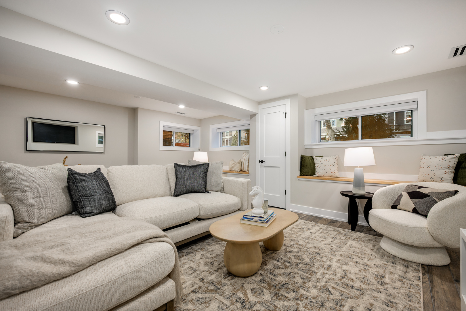 2225 West Carmen Avenue Chicago, IL 60625 - Photo 24 of 45 a living room with furniture and a wooden floor