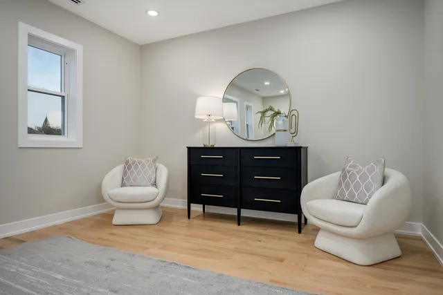 $1,775,000 | 2225 West Carmen Avenue, Chicago, IL 60625