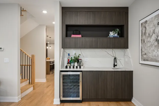 $1,775,000 | 2225 West Carmen Avenue, Chicago, IL 60625