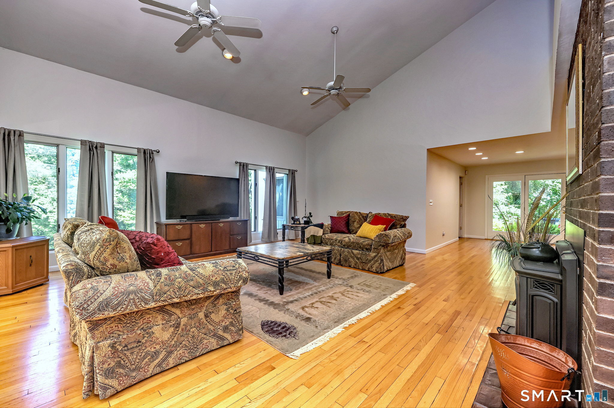 151 Cheshire Road Bethany, CT 06524 - Photo 9 of 40