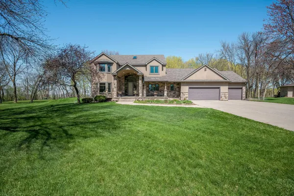 $699,900 | 180 Joray Drive, Mankato, MN 56001