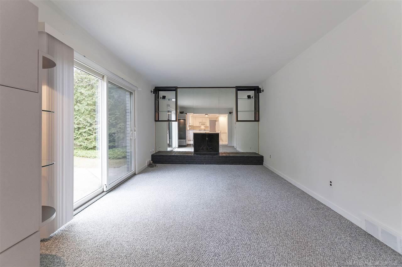 575 South Rosedale Court Grosse Pointe, MI 48236 - Photo 13 of 40 31341027-12.JPG