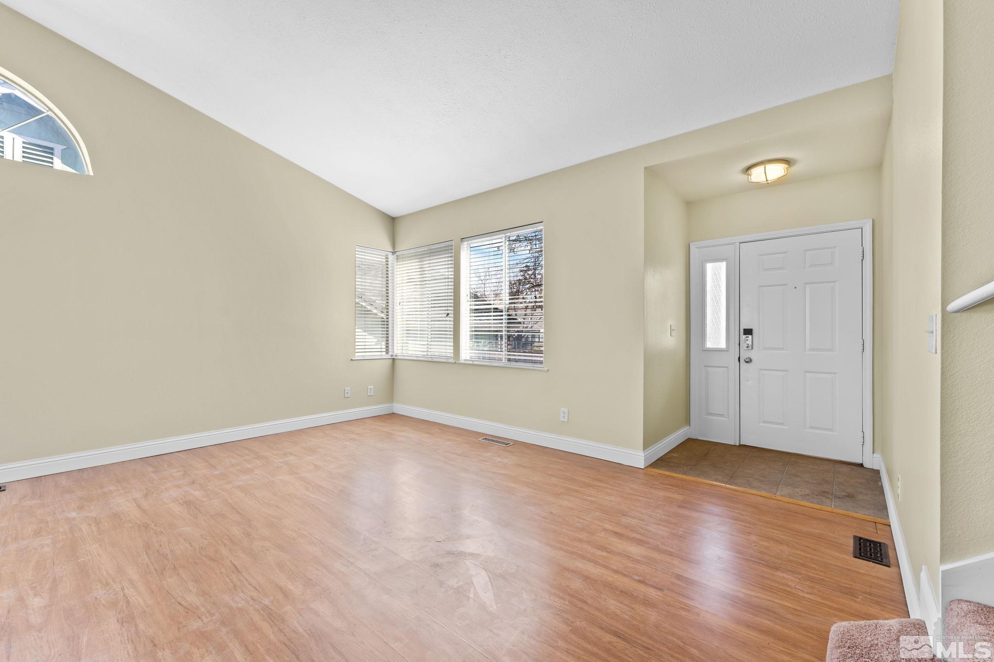 981 Ridgeview Drive Reno, NV 89511 - Photo 4 of 30 Photo 4