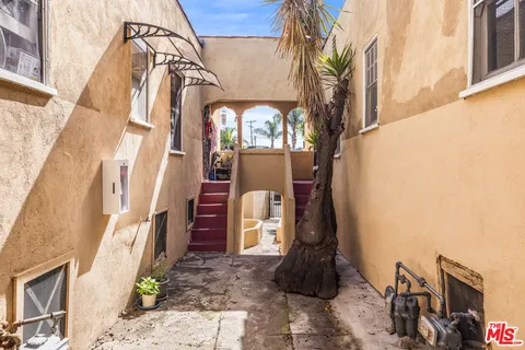 $1,050,000 | 1836 Lansdowne Avenue, Los Angeles, CA 90032