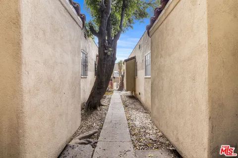 $1,050,000 | 1836 Lansdowne Avenue, Los Angeles, CA 90032