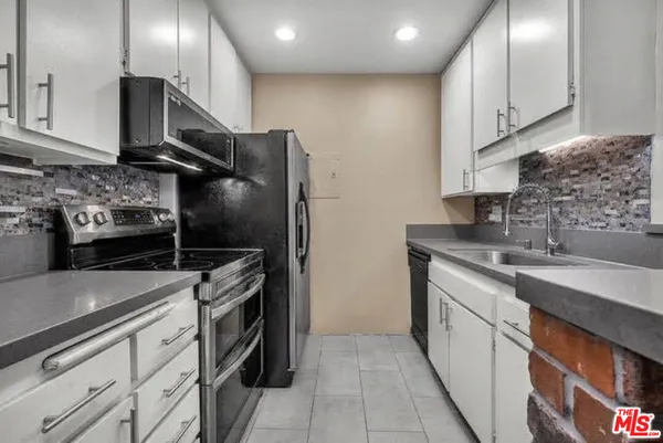 $499,000 | 7740 Redlands Street, Unit G3092, Playa del Rey, CA 90293