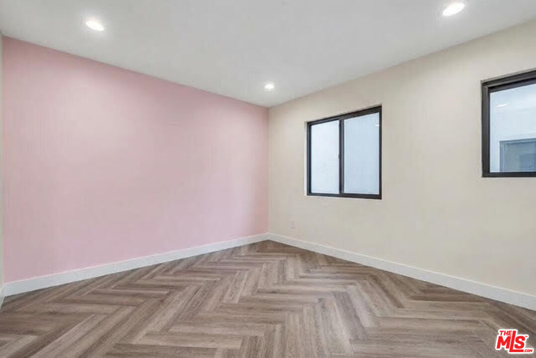 7740 Redlands Street, Unit G3092 Playa del Rey, CA 90293 - Photo 20 of 37 a view of empty room with wooden floor