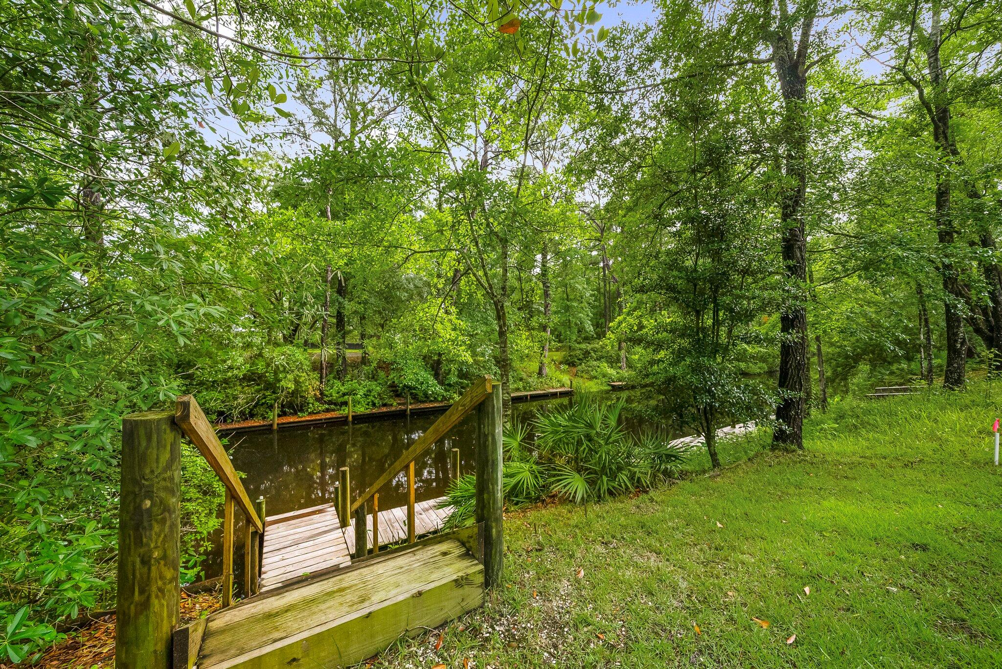 107 Rodney Drive Freeport, FL 32439 - Photo 28 of 34 a view of outdoor space and garden