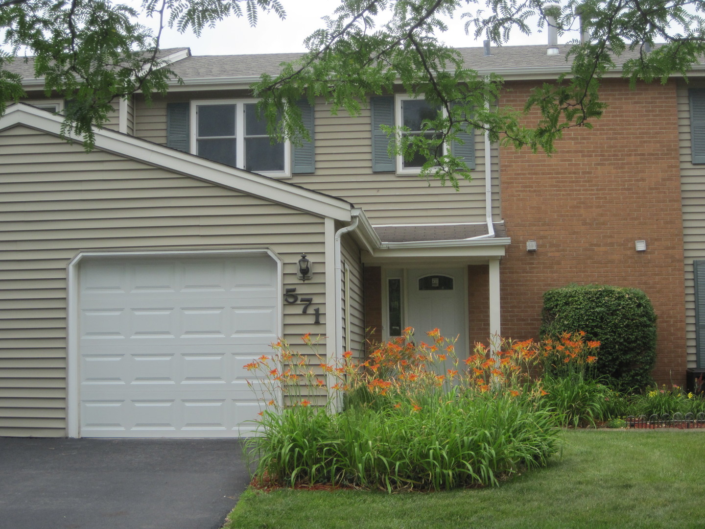 571 Thomas Road Bolingbrook, IL 60440 - Photo 1 of 29