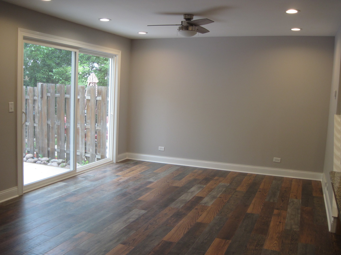 571 Thomas Road Bolingbrook, IL 60440 - Photo 3 of 29