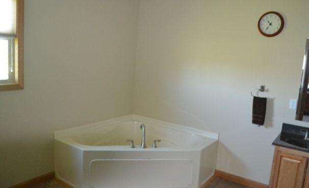 8075 South Loomis Road Shepherd, MI 48883 - Photo 9 of 34 1831594-8.JPG