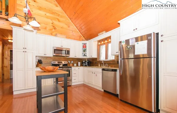 $489,000 | 994 Laurel Circle East, Deep Gap, NC 28618