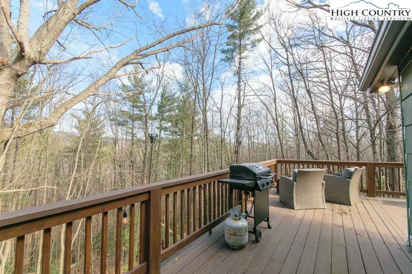 $489,000 | 994 Laurel Circle East, Deep Gap, NC 28618