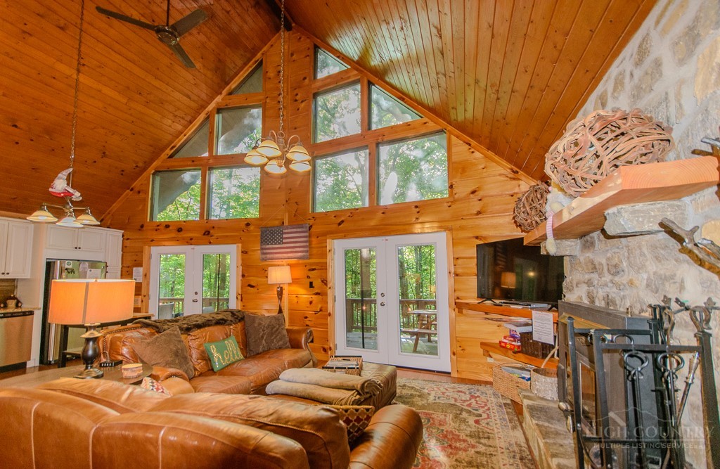 994 Laurel Circle East Deep Gap, NC 28618 - Photo 4 of 47