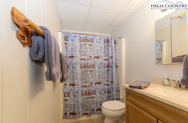 $489,000 | 994 Laurel Circle East, Deep Gap, NC 28618