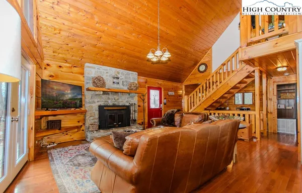 $489,000 | 994 Laurel Circle East, Deep Gap, NC 28618