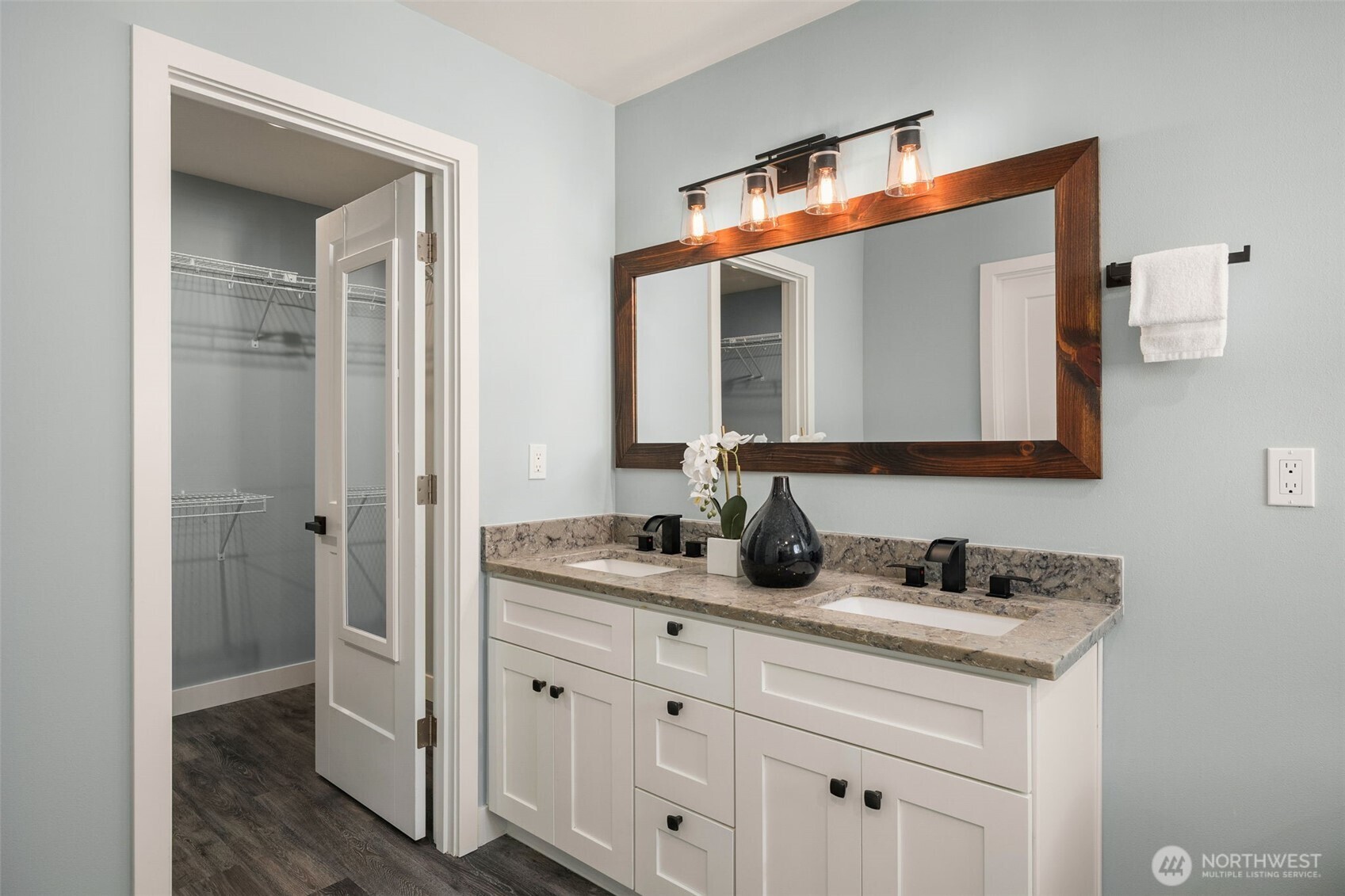 20121 Bartlett Road Bothell, WA 98012 - Photo 24 of 36