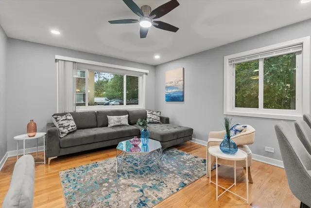 $424,900 | 7249 North Campbell Avenue, Unit B, Chicago, IL 60645