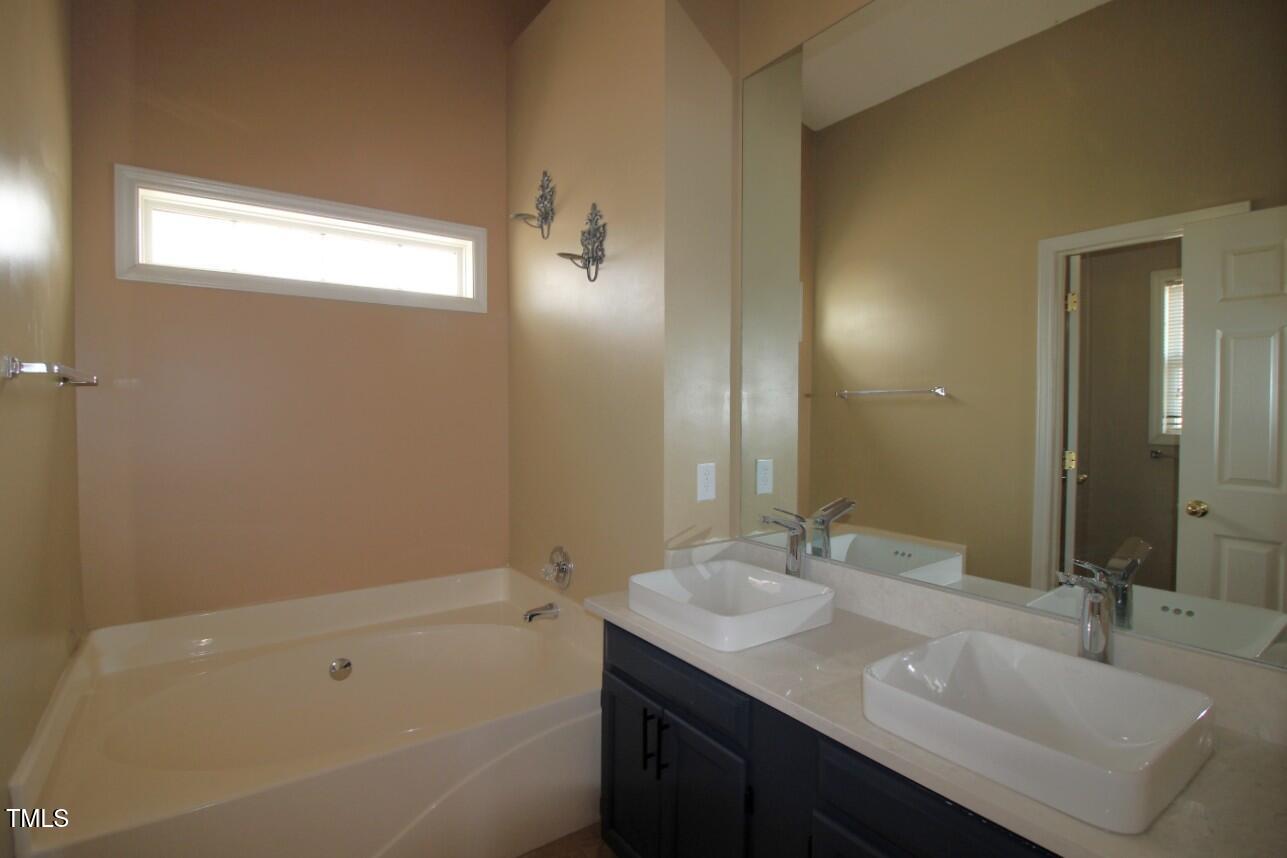 3020 Alder Ridge Lane Raleigh, NC 27603 - Photo 8 of 15 masterbath