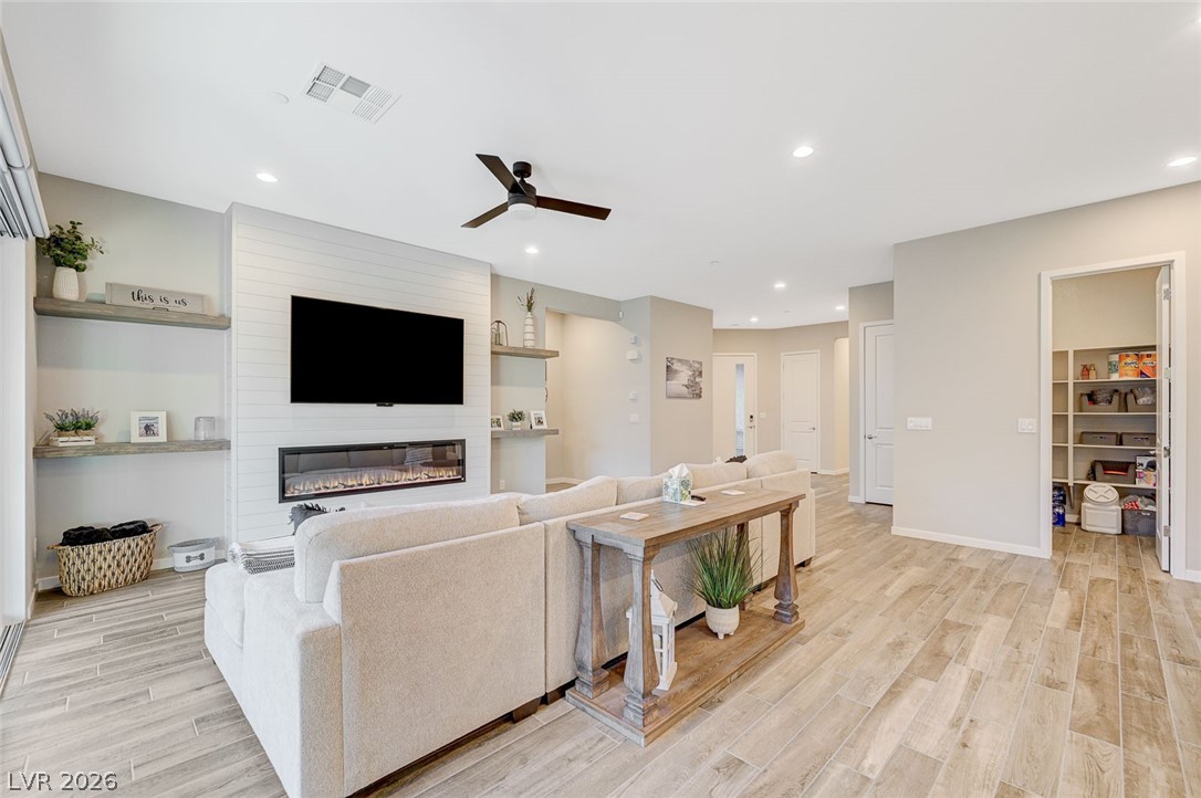 3391 Peak View Avenue Henderson, NV 89044 - Photo 5 of 49