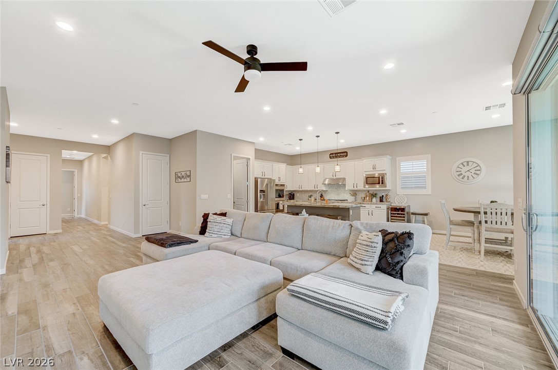 3391 Peak View Avenue Henderson, NV 89044 - Photo 6 of 49