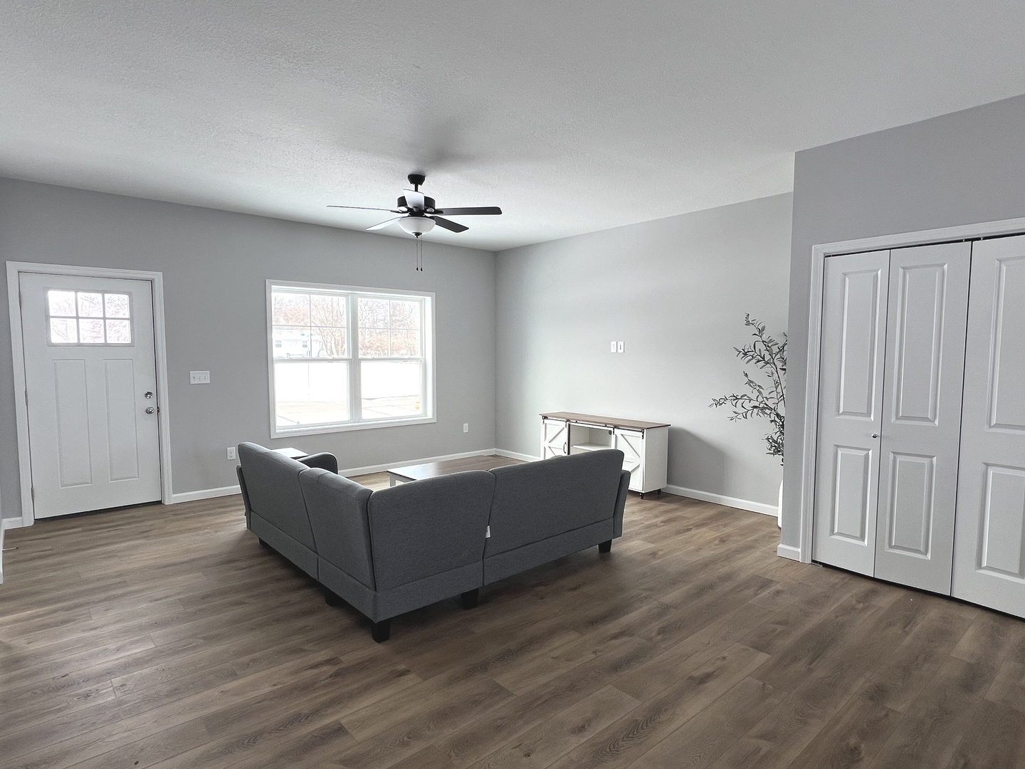 1212 South Smith Road Urbana, IL 61802 - Photo 4 of 17 Gallery Image 4