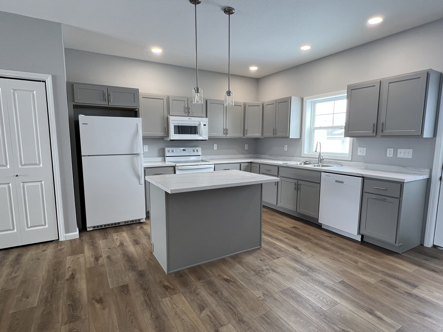 1212 South Smith Road Urbana, IL 61802 - Photo 6 of 17 Gallery Image 6