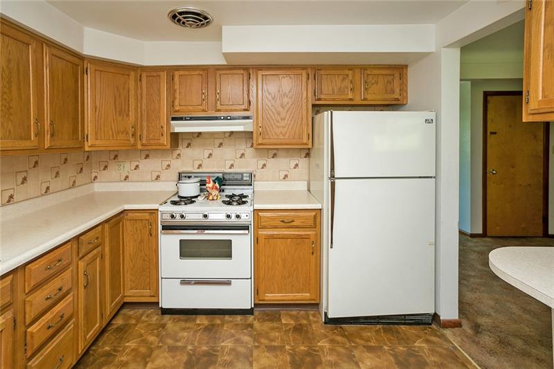 110 Francis Road Pittsburgh, PA 15239 - Photo 11 of 25