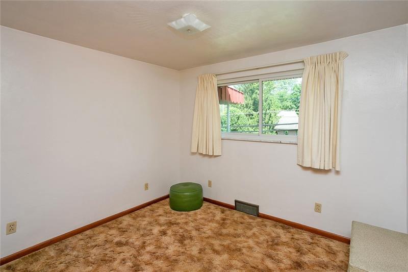 110 Francis Road Pittsburgh, PA 15239 - Photo 12 of 25