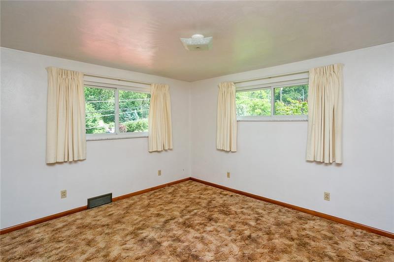 110 Francis Road Pittsburgh, PA 15239 - Photo 13 of 25