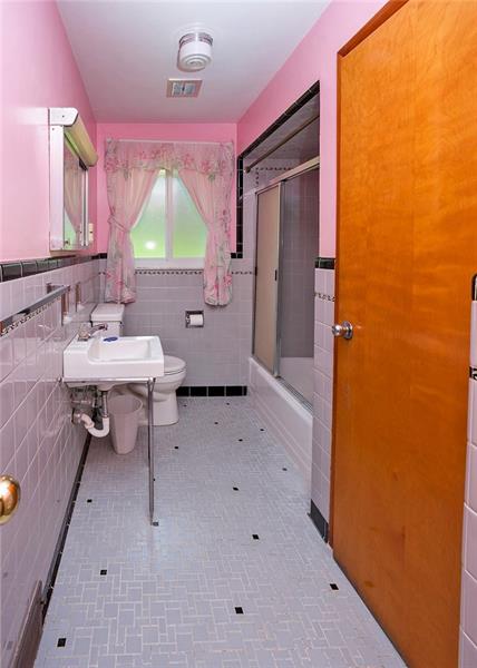 110 Francis Road Pittsburgh, PA 15239 - Photo 17 of 25