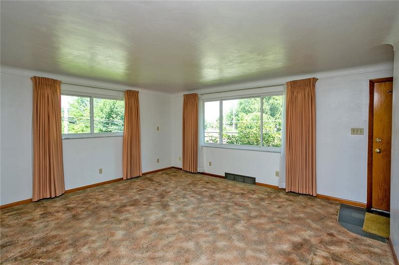 110 Francis Road Pittsburgh, PA 15239 - Photo 3 of 25