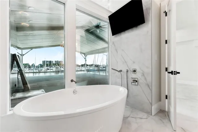 $695,000 | 8116 Breakwater Drive, New Orleans, LA 70124