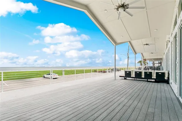 $695,000 | 8116 Breakwater Drive, New Orleans, LA 70124