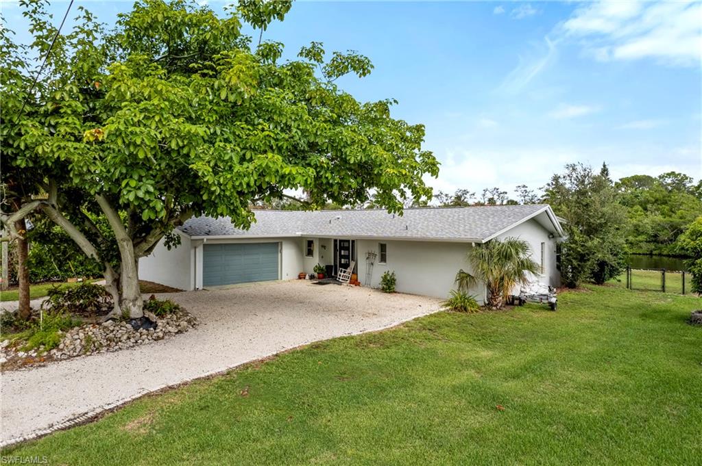 2271 Harbor Road Naples, FL 34104 - Photo 2 of 35