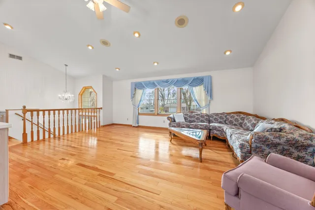 $530,000 | 362 South Shore Drive, Winsted, MN 55395